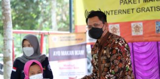 UGM Serahkan Bantuan Alat Pencacah Daging Lele untuk KSM Usaha Mulia Sleman