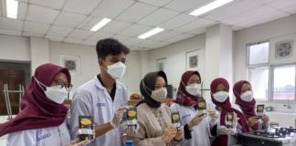 Tim mahasiswa Farmasi UMP Ciptakan Permen “Anticorona”