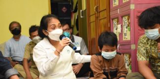 Menteri Bintang Kunjungi Anak yang Kehilangan Orang Tua Akibat Covid-19