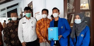 Mahasiswa KKN UMP Ciptakan Tong Sampah Cegah Covid-19