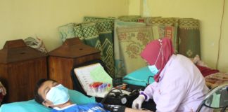 Kolaborasi IMM FIK, HW UMS dan PMI Surakarta Adakan Donor Darah