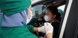 Animo Vaksinasi Drive Thru Pengguna Jalan Tol Jagorawi Tinggi, Pendaftaran Dilakukan Secara Online