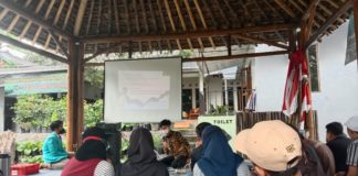 Mahasiswa UMS angkat Potensi Wisata Pasar Mbatok, Kemuning, lewat Program Holistik