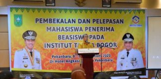 Gubernur Riau Berikan Beasiswa kepada 75 Penghafal Al Qur’an untuk Kuliah di IAI Tazkia Bogor