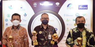 Gubernur Riau Raih Penghargaan Top Pembina BUMD 2021