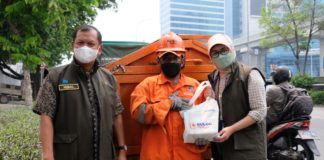 “Pasukan Oranye” DKI Jakarta Mendapat Bantuan Sembako dari BULOG Melalui Program ‘BULOG Peduli’