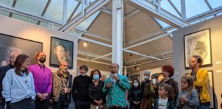 Karya Destrukturisasi Pelukis Indonesia Ronnie Jiang Jadi Primadona Pameran di Paris