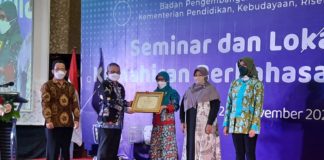 Menteri Nadiem Ajak Generasi Muda Mahir Berbahasa Indonesia