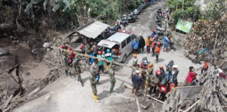 Lebih Dari 900 Personel Gabungan Diterjunkan di Lokasi Erupsi Semeru