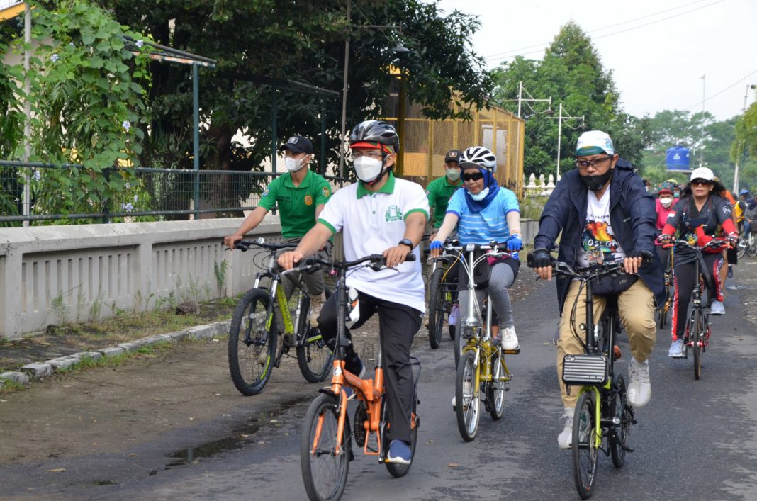 Wakil Walikota Yogyakarta Heroe Poerwadi juga turut gowes bersama peserta lainnya