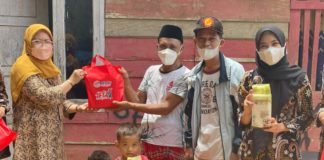 Bakti Sosial di Hari Pers Nasional 2022, BULOG dan PWI Bagikan Paket Beras Fortivit di KendariĀ