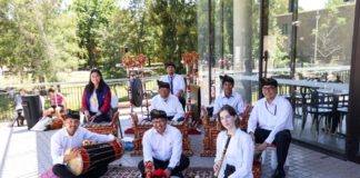 Gamelan Bali Sambut Kedatangan Mahasiswa Mancanegara di ANU Canberra