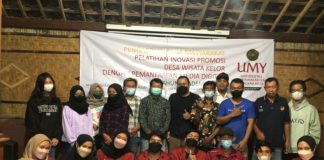 UMY Gelar Pelatihan Promosi Digital bagi Warga Desa Wisata Kelor