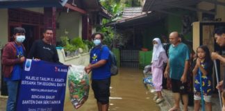 Banjir di Serang, Banten, XL Axiata Pastikan Jaringan Aman dan Salurkan Bantuan Darurat