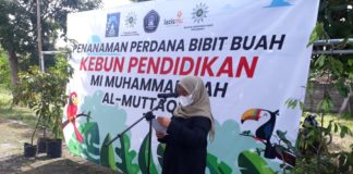Manfaatkan Lahan Kosong, MIM Al-Muttaqien Sleman Undang Bupati