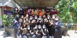 BEM FEB UAD Tanam 1.000 Pohon di Desa Terong