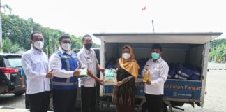 Program JSM Peduli, Serahkan 1.000 Paket Sembako untuk Warga di Koridor Jalan Tol Surabaya-Mojokerto