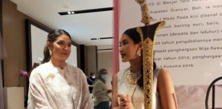 Istri Nadiem Makarim Lestarikan Kepiawaian Seniman Perhiasan Melalui Pustaka Tulola