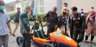 Tim Mobil Listrik UAD Juara Umun 2 di FESC IIMS 2022