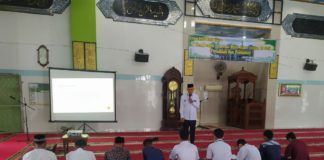 BP4ABI Muara Enim Gelar Pesantren Kilat Dengan Tema Membentuk Generasi Muda Islam, Cerdas Dihati, Perkataan Dan Perbuatan Kepala KUA Muara Enim Khairul Fahmi sedang memberikan materi pada pesantren kilat yang digelar BP4ABI Muara Enim