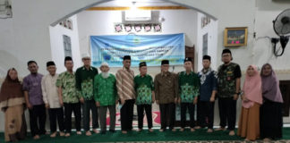 Pimpinan Wilayah Muhammadiyah Sumsel Adakan Safari Ramadhan di Kabupaten Muara Enim Pengurus Muhammadiyah Muara Enim bersama Aisyiyah dan Pemuda Muhammadiyah berfoto bersama pengurus Wilayah Muhammadiyah Sumatera Selatan.