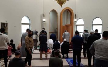 Salat Jumat di Masjid Darul Imaan Malaysia Arncliffe