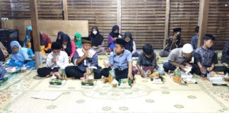 Forum Komunikasi Aktivis Masjid Berbuka Bersama dan Berbagi Bingkisan untuk Anak Yatim
