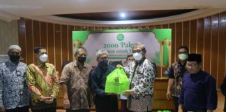 UAD Salurkan 2.000 Paket Santunan Dhuafa dan 9,1 Ton Beras
