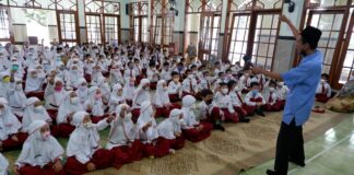 Unik, Halal Bihalal SD Muhammadiyah PK Kottabarat Hadirkan Pendongeng dan Motivator