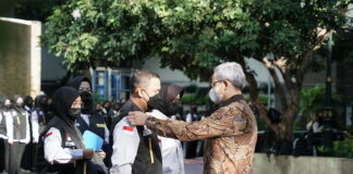 Lepas 776 Petugas Kesehatan Haji, Kemenkes Ingatkan Protokol Kesehatan dan Potensi Cuaca Panas