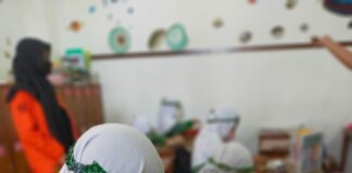 Keren, Siswa SD Muhammadiyah PK Kottabarat Belajar Arsitektur bersama KMTA Mengajar