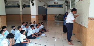 Ujian Praktik Al Islam SMP Muhammadiyah 1 Surakarta Sarana Penguatan Aqidah