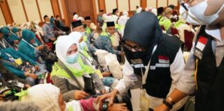 Dirjen PHU Lepas 389 Jemaah Haji Kloter 1 Embarkasi Jakarta