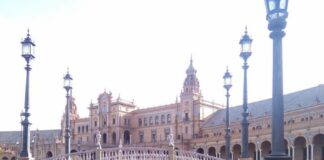 Ketua PDM Buleleng Menyusuri Kejayaan Islam Melalui Museum Islam dan Katedral di Cordoba.