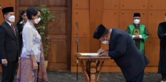 Lantik Pejabat Pendidikan Tinggi, Sesjen Kemendikbudristek Sebut Kolaborasi Penting untuk Wujudkan Kampus Merdeka