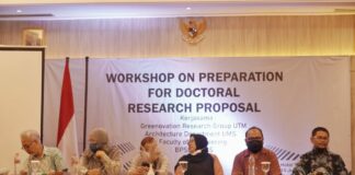 Arsitektur-BPSDM UMS dan UTM’s Greenovation Research Group Adakan Pelatihan Penulisan Proposal S3