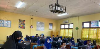 Mahasiswa Peserta Kampus Mengajar Bantu Adaptasi Teknologi di 3.846 Sekolah