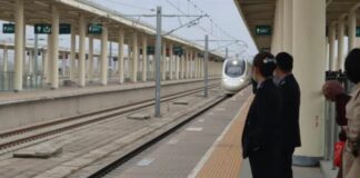 Kalung Besi Semakin Panjang Melingkari Bumi Kalung Besi Semakin Panjang Melingkari Bumi