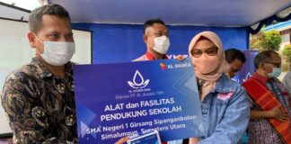 Aksi Sosial Program XL Axiata Baik, Karyawan XL Axiata Berbagi dan Mengajar di Kawasan Danau Toba