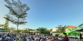 Ratusan Jamaah Padati Taman Parkir Kottabarat Untuk Sholat Idul Adha