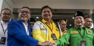 Biru, Kuning, Hijau di Rumah Orange Biru, Kuning, Hijau di Rumah Orange