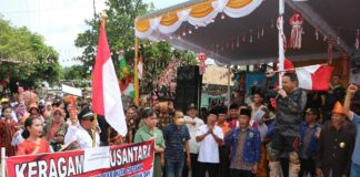 Meriahkan HUT RI, Pj. Bupati Muara Enim Buka Karnaval Desa Penanggiran Dalam rangka memeriahkan HUT RI ke 77 Tahun, Pj Bupati Muara Enim Kurniawan, AP,.M.Si membuka parade Karnaval Desa Penanggiran Kecamatan Gunung Megang