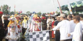 38 Ribu Lebih Warga Muhammadiyah Sukoharjo Semarakkan Jalan Sehat dengan Doorprize Umroh Gratis