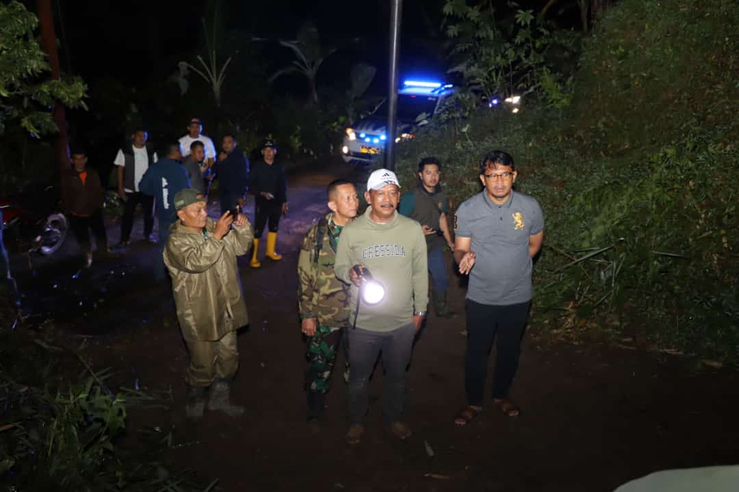 Pemkab Garut Pantau Terus 20 Desa Terdampak Banjir Dan Tanah Longsor ...