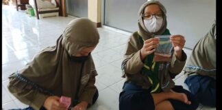 Asyiknya Membuat Es Krim Sebagai Projek Sains di SD Muhammadiyah PK Kottabarat