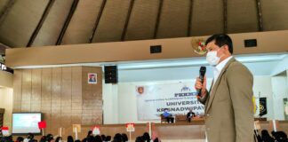 Dihadapan Mahasiswa Baru Unkris, Doni Monardo Ajak Mahasiswa Gunakan Tumbler