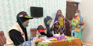 EMT Muhammadiyah Layani Warga Terdampak Banjir Pakistan Khususnya Wanita dan Anak