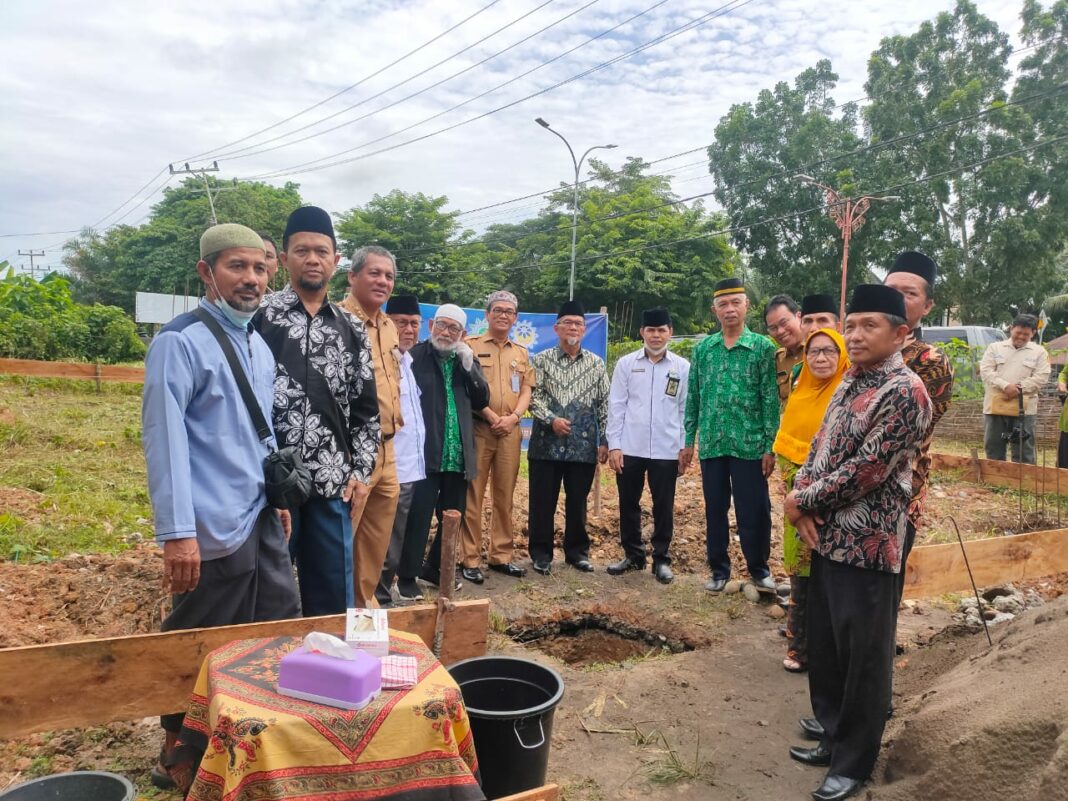 Peletakan Batu Pertama Pembangunan Gedung Dakwah Muhammadiyah Muara Enim berjalan lancar dan sukses dengan dihadiri Buya Noprizal Nawawi,Lc dari Pimpinan Wilayah Muhammadiyah Sumatera Selatan. (25/10/22)