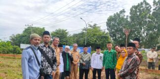 Peletakan Batu Pertama Gedung Dakwah Muhammadiyah Muara Enim di Hadiri PWM Sumatera Selatan Peletakan Batu Pertama Pembangunan Gedung Dakwah Muhammadiyah Muara Enim berjalan lancar dan sukses dengan dihadiri Buya Noprizal Nawawi,Lc dari Pimpinan Wilayah Muhammadiyah Sumatera Selatan. (25/10/22)