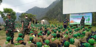 Kemah Pandu Hizbul Wathan SD Muhammadiyah 1 Ketelan Latih Kepemimpinan Bersama Kodim 0735 Surakarta